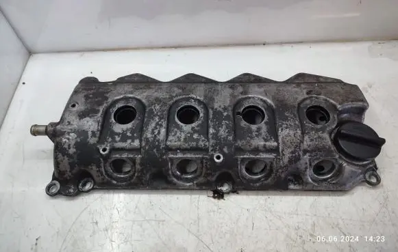 Nissan X-Trail T30 Rocker cam cover 