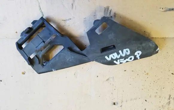 Volvo V50 Headlight/headlamp mounting bracket 