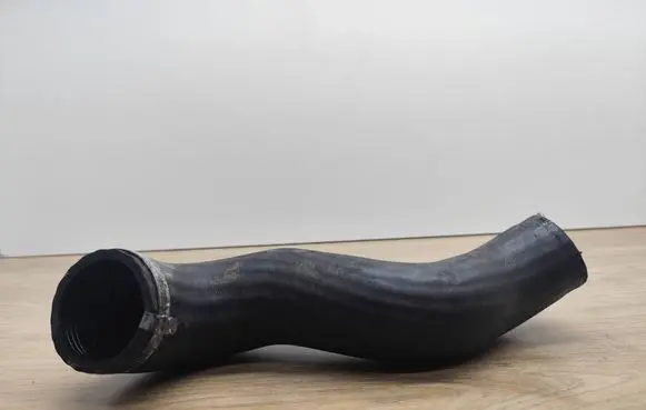 Volvo XC90 Intercooler hose/pipe 31261366