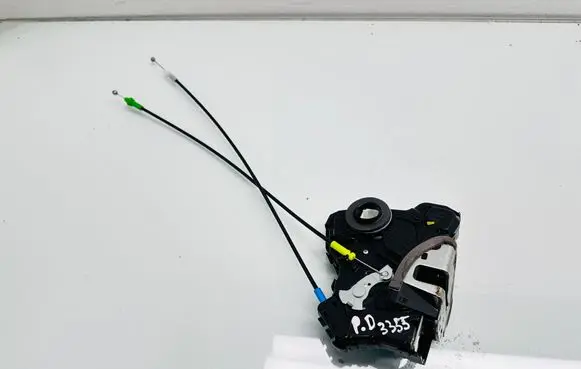 Toyota Auris E180 Front door lock 4b190118J