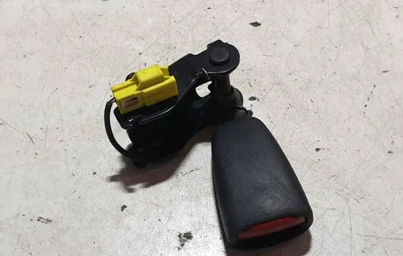 Volvo XC70 Rear seatbelt buckle 30897835