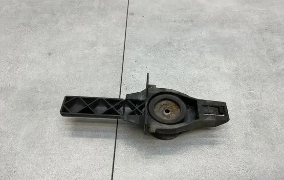 Audi Q5 SQ5 Radiator mount bracket 8K0805201