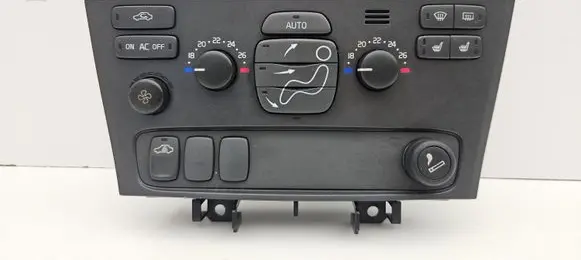 Volvo V70 Climate control unit 7923