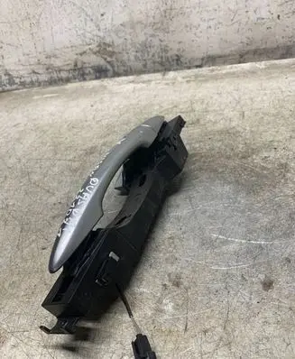 Nissan Qashqai J12 Front door exterior handle