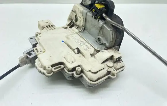 Audi A4 S4 B7 8E 8H Front door lock 8E1837016AA