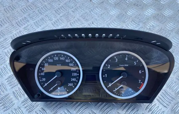 BMW 5 E60 E61 Speedometer (instrument cluster) 6983149 62116983149