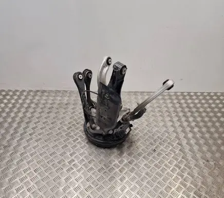 Rear wheel hub