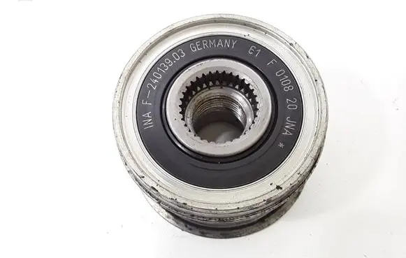 Volkswagen Golf VI Alternator pulley F24013903