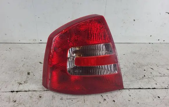 Skoda Octavia Mk2 (1Z) Rear/tail lights 086651909LR