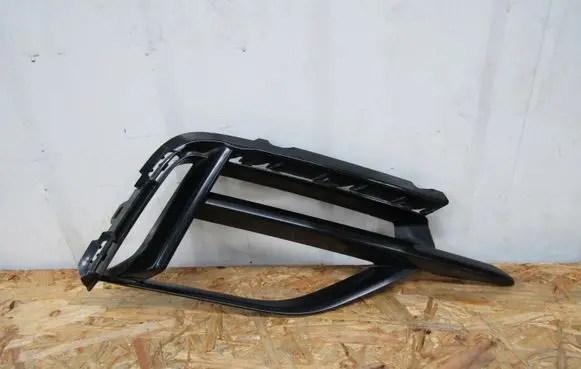Volkswagen Golf VII Front bumper lower grill 5G0853666