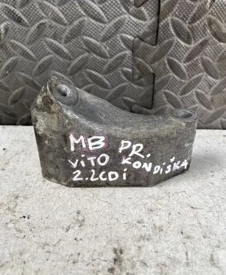 Mercedes-Benz Vito Viano W638 A/C compressor mount bracket A6112340039