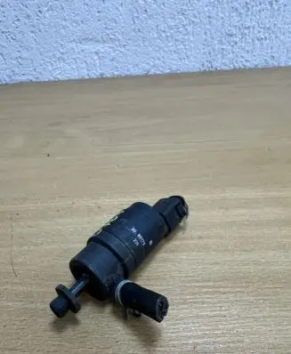 Mercedes-Benz E W210 Windscreen/windshield washer pump A0335450228 D7641