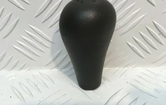 Nissan Patrol Y61 Gear lever shifter trim leather/knob