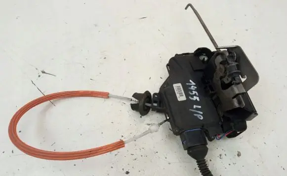 Audi A3 S3 8P Front door lock 4E1837015