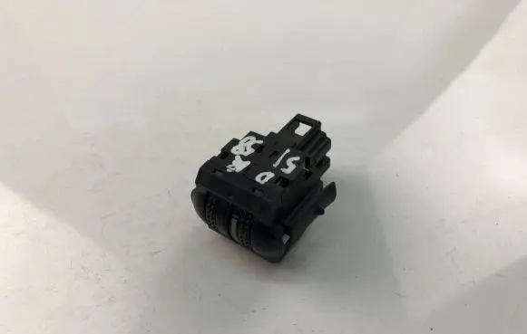 Volkswagen Polo V 6R Headlight level height control switch 6X0941333A