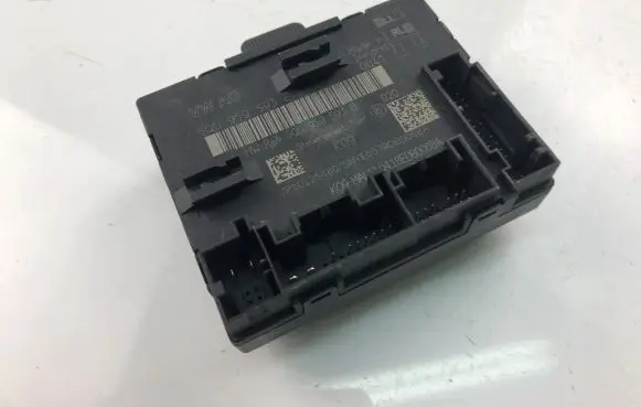 Volkswagen Golf VII Other control units/modules 5Q0959593E