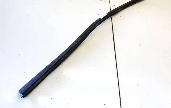 Volvo V50 Front door glass trim molding 