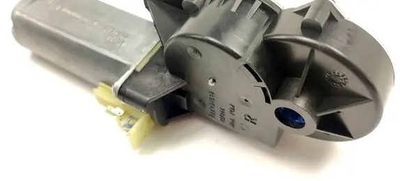 Volkswagen PASSAT B5 Seat adjustment motor 3B0959762T
