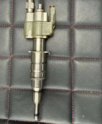 BMW 3 E90 E91 Fuel injector 7589048 75890808 10181010