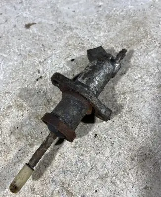 BMW 3 E46 Clutch slave cylinder 