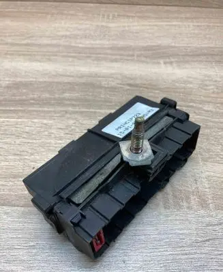 Volkswagen Sharan Fuse module P7230506