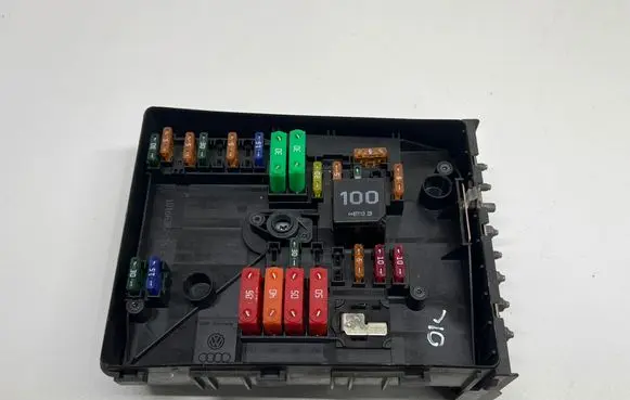 Volkswagen Golf Plus Fuse module 1K0937125A