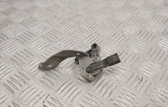 Mercedes-Benz EQE x294 Rear air suspension level height sensor A0009053713