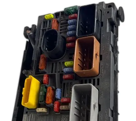 Citroen C4 I Picasso Fuse box set 9667044980