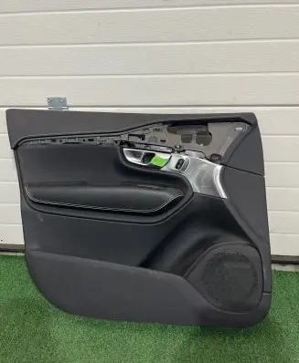 Volvo XC90 Front door card panel trim 31393113