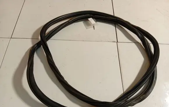 Audi Q7 4L Rubber seal front coupe door 