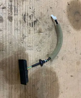 Nissan Juke II F16 Tailgate/trunk/boot open switch 