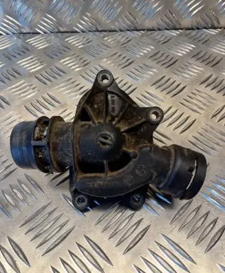 BMW 3 E46 Thermostat 2247270 2248038