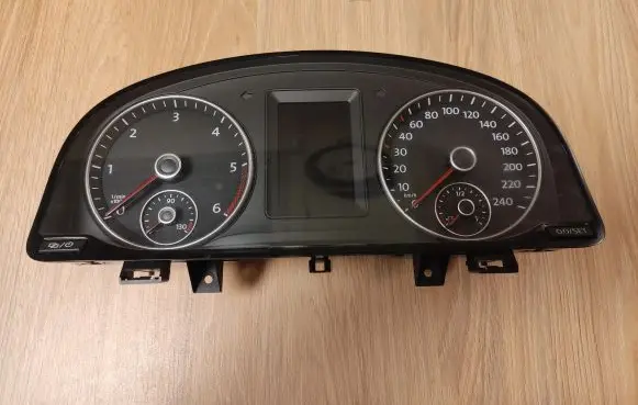 Speedometer (instrument cluster)