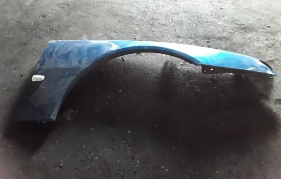 Peugeot 406 Fender