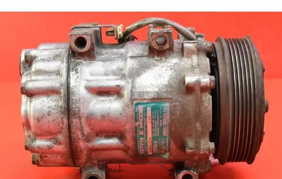 Ford Focus C-MAX Air conditioning (A/C) compressor (pump) 3M5H-19D629-HC