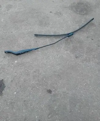 Peugeot Partner Front wiper blade arm 9682974380