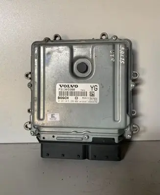 Volvo S60 Engine control unit/module P31303388 0281015286 1039S30755