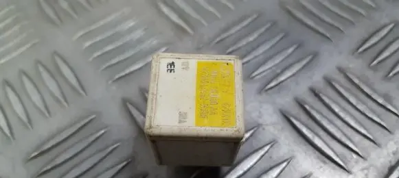 Ford Escort Other relay 90gg13l028aa v23134-k52-x155