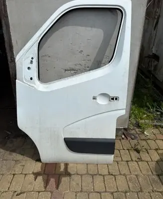Nissan NV400 Front door