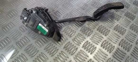 Audi A4 S4 B6 8E 8H Accelerator throttle pedal 8e2721523a 6pv00802608