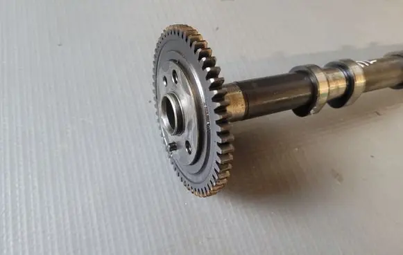 Mercedes-Benz ML W164 Camshaft 1035502202502
