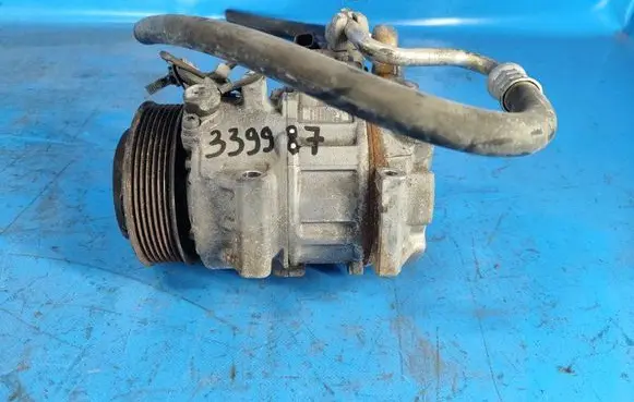 Toyota Sienna XL30 III Air conditioning (A/C) compressor (pump) 883200E110