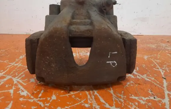 Opel Zafira B Front brake caliper