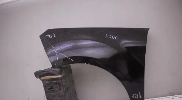 Ford Ecosport Fender mounting bracket