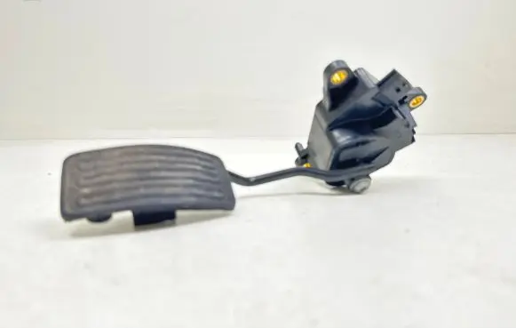 Nissan Qashqai Accelerator throttle pedal 2977B