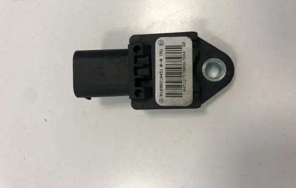 Mercedes-Benz A W169 Airbag deployment crash/impact sensor A1698210451