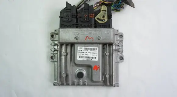Ford Kuga I Engine control unit/module AV4112A650CM 28330761