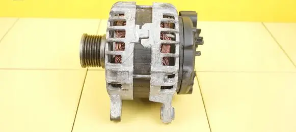 Opel Vivaro Generator/alternator 7535202236 R9M408