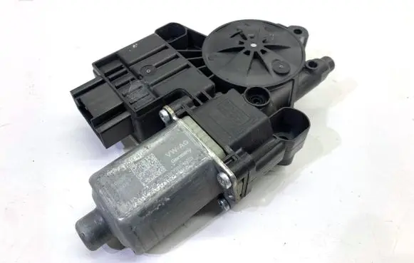 Volkswagen Transporter - Caravelle T6 Front door window regulator motor 
