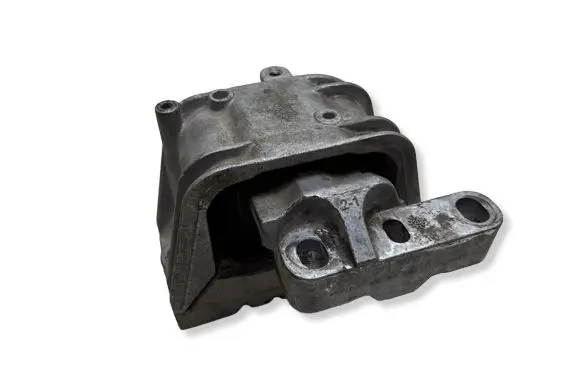 Volkswagen PASSAT B6 Engine mount bracket 1001990141